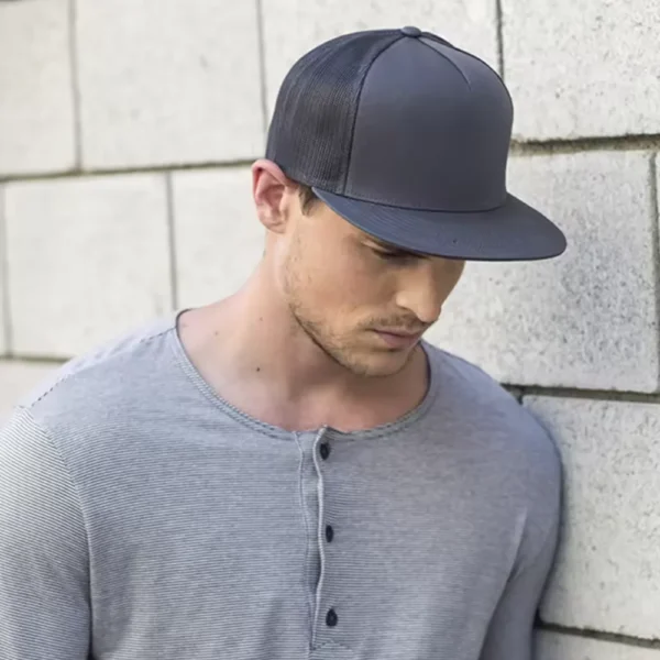 Customized mesh flat hat with logo embroidery